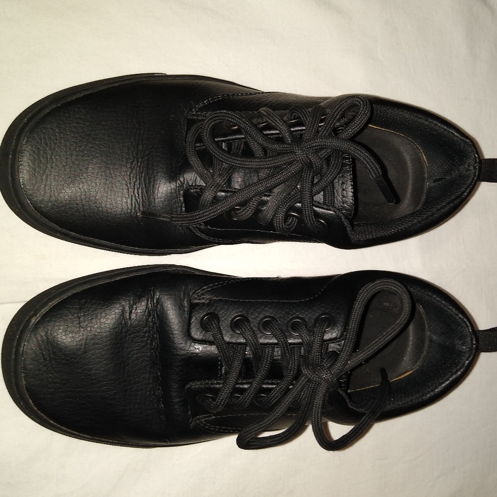 Tredsafe Unisex Slip Resistant Shoe Black lace up
